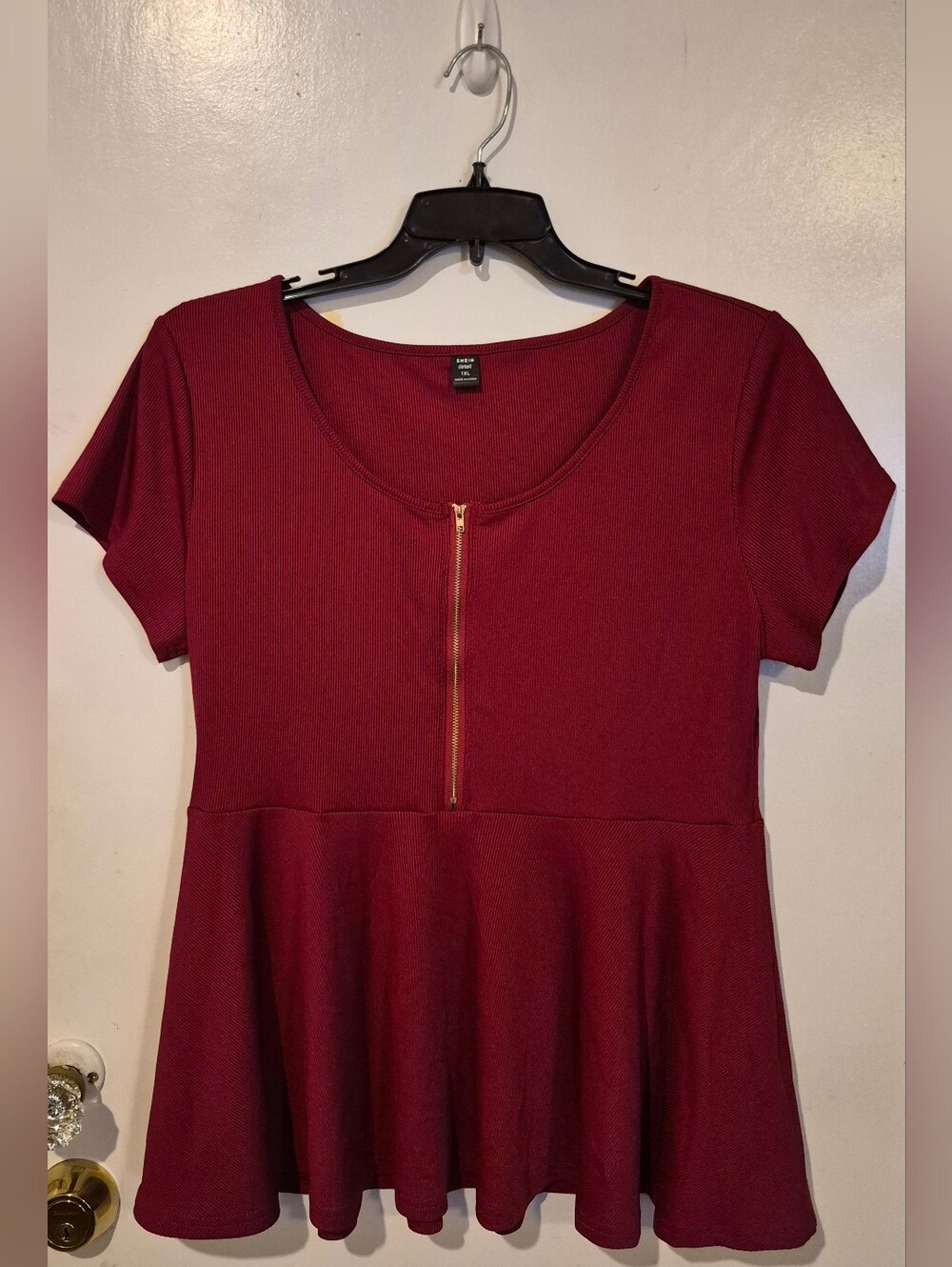SHEIN Wine Red Short Sleeve Zip-Front Peplum Top